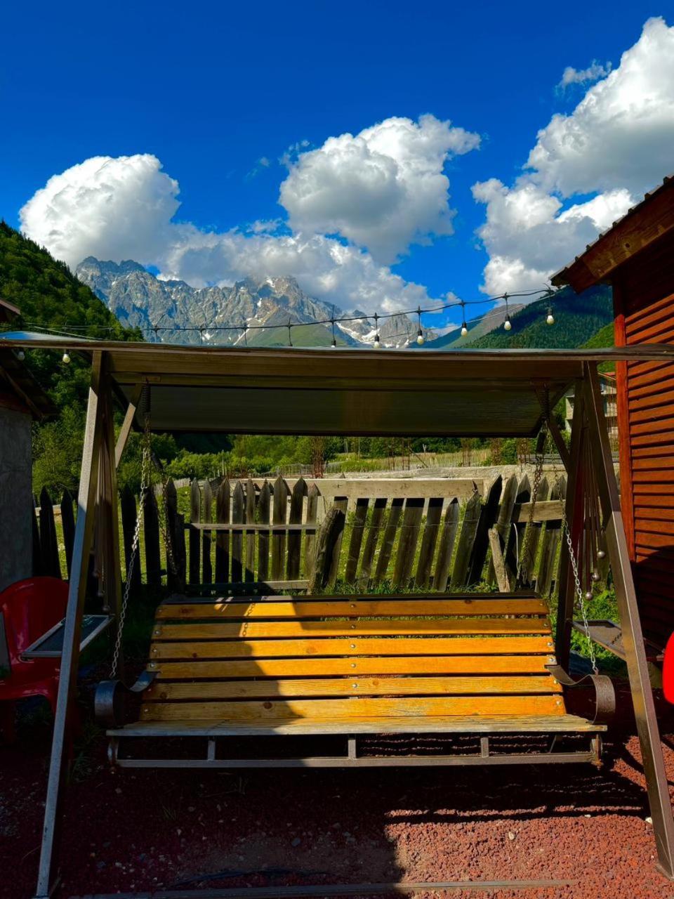 Guest House Ushba Gate Mestia Exterior photo